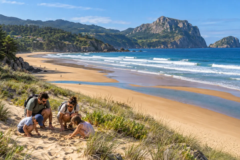 Playa de Laga como plan familiar en Ibarrangelu