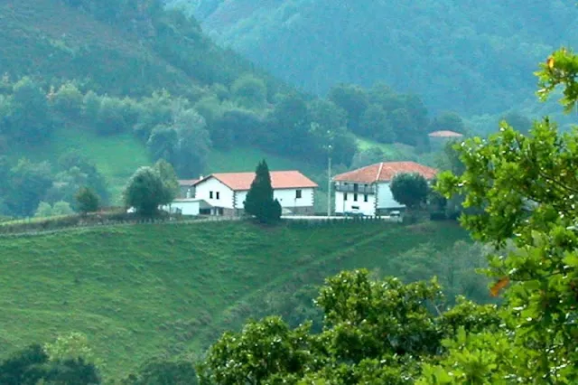 https://www.perugorriaberria.com/